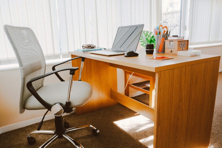 Mehr Ordnung am Arbeitsplatz: Ihren Schreibtisch raffiniert organisieren Ordentlicher Arbeitsplatz